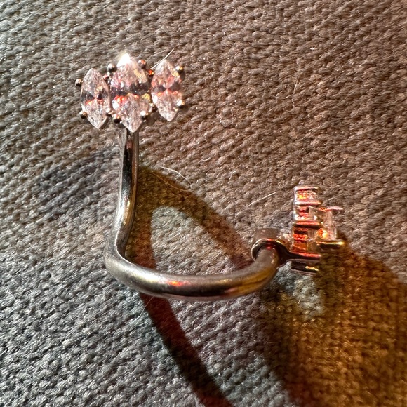 Pagoda Crystal Belly Button Ring - Picture 12 of 16